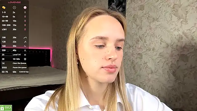 Snapshot of ElisabetLorney chatting on 10-31-25, 08:15 ElisabetLorney online show from 10-31-25, 08:15