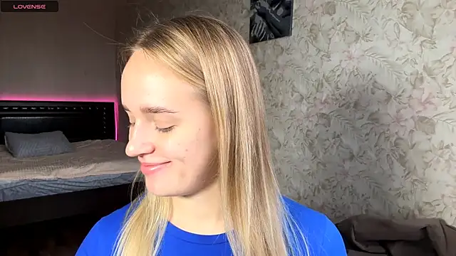 Snapshot of ElisabetLorney chatting on 11-13-25, 08:13 ElisabetLorney online show from 11-13-25, 08:13