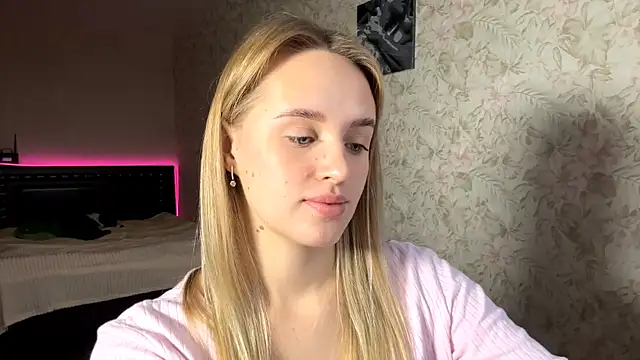 Snapshot of ElisabetLorney chatting on 11-17-25, 08:09 ElisabetLorney online show from 11-17-25, 08:09