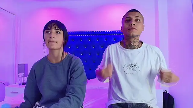 Snapshot of Damian_and_roxanne chatting on 11-30-25, 12:31 Damian and roxanne online show from 11-30-25, 12:31