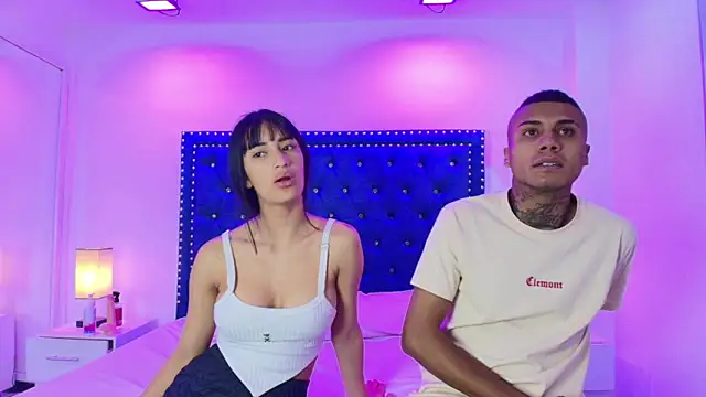 Snapshot of Damian_and_roxanne chatting on 12-14-25, 12:43 Damian and roxanne online show from 12-14-25, 12:43