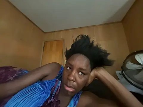 Snapshot of saltlightEmber chatting on 11-03-25, 06:20 saltlightEmber online show from 11-03-25, 06:20