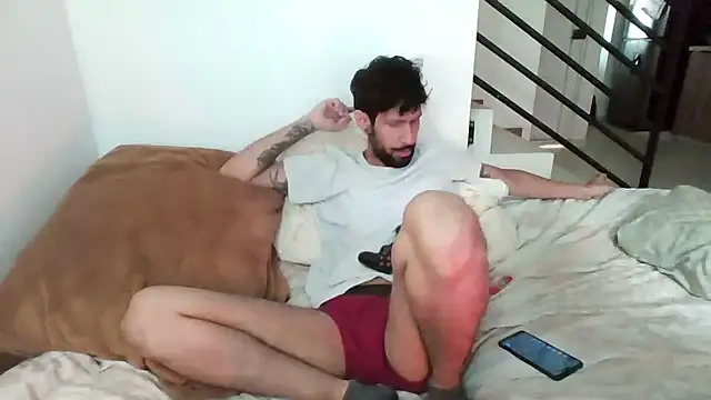 Snapshot of Alejandro92_cali chatting on 01-13-26, 03:50 Alejandro92 cali online show from 01-13-26, 03:50