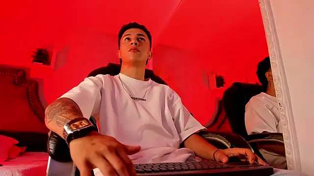 Snapshot of liaamsmiith_ chatting on 02-10-26, 12:31 liaamsmiith online show from 02-10-26, 12:31