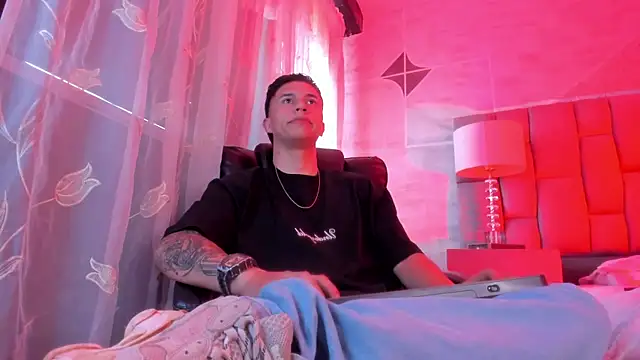 Snapshot of liaamsmiith_ chatting on 03-01-26, 12:29 liaamsmiith online show from 03-01-26, 12:29