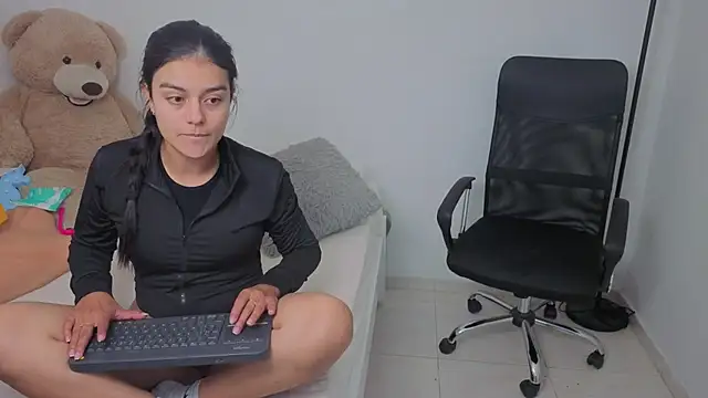 valerihouse online show from 10-29-25, 01:08