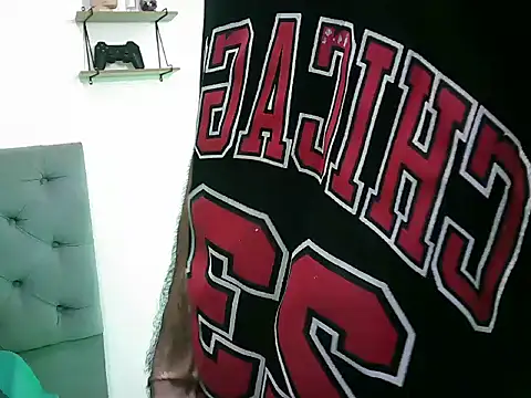 Snapshot of g0lden_boss chatting on 10-03-25, 02:30 g0lden boss online show from 10-03-25, 02:30