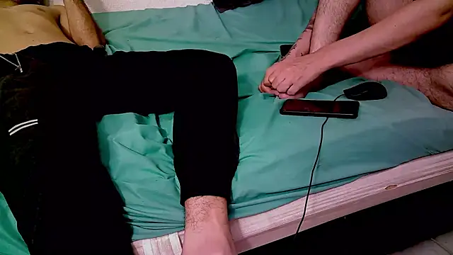 Snapshot of g0lden_boss chatting on 10-08-25, 06:00 g0lden boss online show from 10-08-25, 06:00