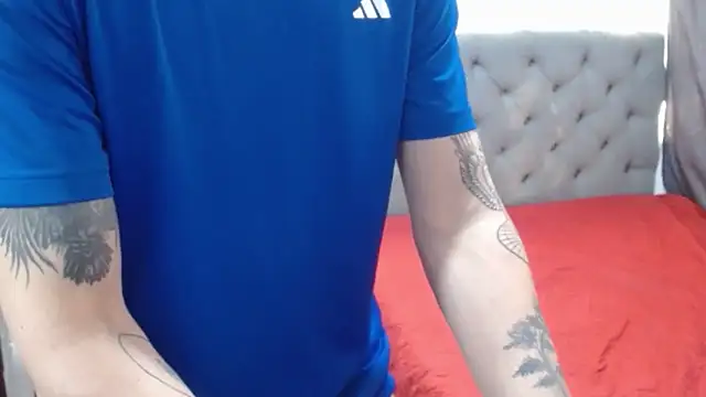 Snapshot of g0lden_boss chatting on 12-17-25, 09:54 g0lden boss online show from 12-17-25, 09:54