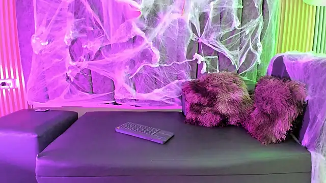 Snapshot of Rowan_Mills chatting on 10-07-25, 08:17 Rowan Mills online show from 10-07-25, 08:17