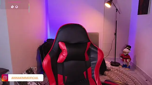 Snapshot of AnnaKimm chatting on 09-15-25, 11:05 AnnaKimm online show from 09-15-25, 11:05