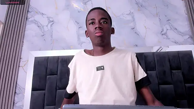 Alan blacke online show from 11-26-25, 01:12