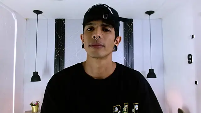 Franvill Trato online show from 02-25-26, 07:23