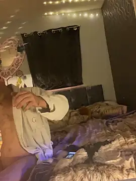 Snapshot of jaycoy22 chatting on 09-10-25, 08:42 jaycoy22 online show from 09-10-25, 08:42