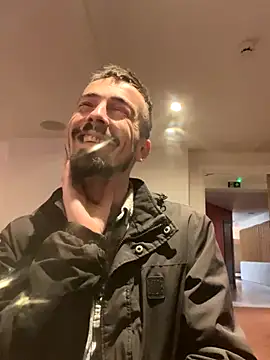 Snapshot of jaycoy22 chatting on 11-28-25, 10:01 jaycoy22 online show from 11-28-25, 10:01