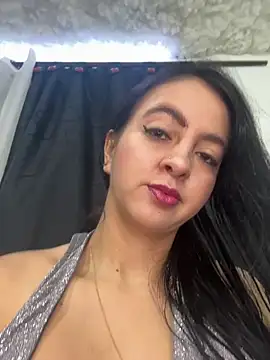 Snapshot of salo-rousee chatting on 12-17-25, 04:57 salo-rousee online show from 12-17-25, 04:57