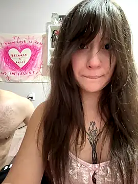 Snapshot of SliceOfDesire chatting on 10-27-25, 10:58 SliceOfDesire online show from 10-27-25, 10:58