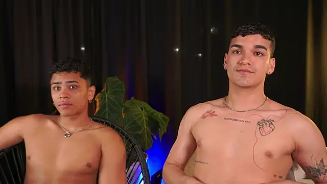 Snapshot of EROS_AND_ALAN chatting on 12-20-25, 12:51 EROS AND ALAN online show from 12-20-25, 12:51