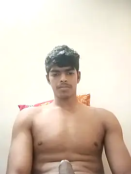 Snapshot of monster_33 chatting on 03-10-26, 12:43 monster 33 online show from 03-10-26, 12:43