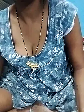Snapshot of Priyanka-hot chatting on 10-25-25, 04:02 Priyanka-hot online show from 10-25-25, 04:02