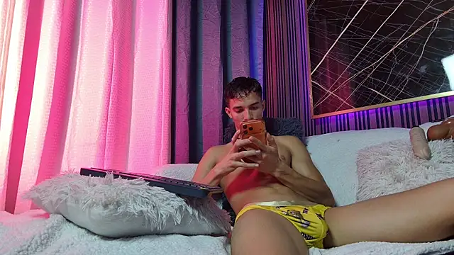 Snapshot of eroseliam chatting on 01-17-26, 07:06 eroseliam online show from 01-17-26, 07:06