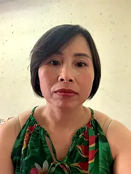 Hello Linchii online show from 10-11-25, 06:12