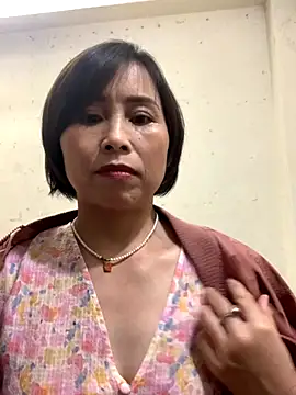 Hello Linchii online show from 10-19-25, 01:23