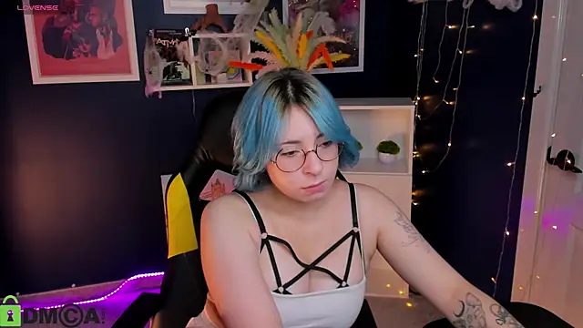 Penny Stanley online show from 10-27-25, 01:42