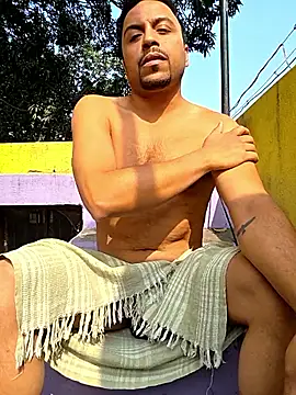 Snapshot of BindaasBong chatting on 01-18-26, 05:33 BindaasBong online show from 01-18-26, 05:33