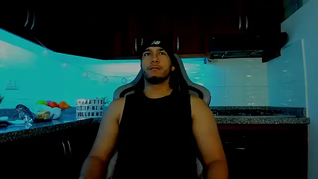 Snapshot of chatting on 01-17-26, 01:16 online show from 01-17-26, 01:16