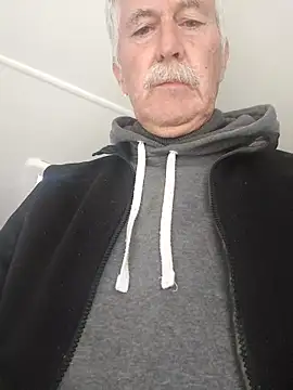 Snapshot of slaveman4you chatting on 10-21-25, 12:17 slaveman4you online show from 10-21-25, 12:17