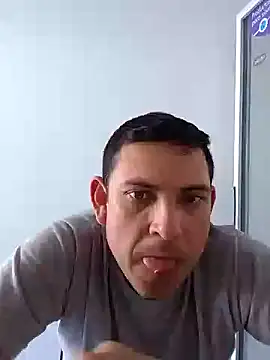 Snapshot of Az-09Ga chatting on 11-13-25, 04:28 Az-09Ga online show from 11-13-25, 04:28