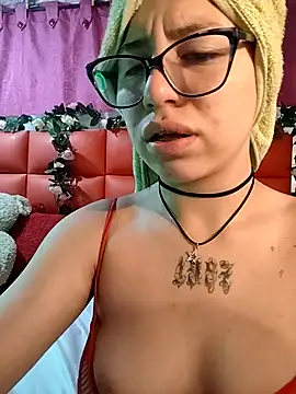 Kitty Melodi online show from 10-19-25, 09:10