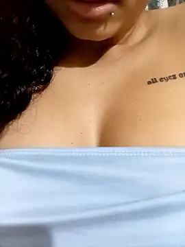 Snapshot of clarinha2 chatting on 10-19-25, 12:11 clarinha2 online show from 10-19-25, 12:11