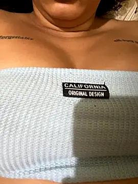 Snapshot of clarinha2 chatting on 11-30-25, 08:35 clarinha2 online show from 11-30-25, 08:35