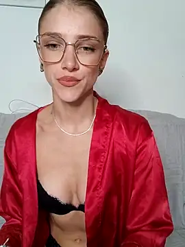 Snapshot of TeaseRosie chatting on 09-29-25, 12:43 TeaseRosie online show from 09-29-25, 12:43