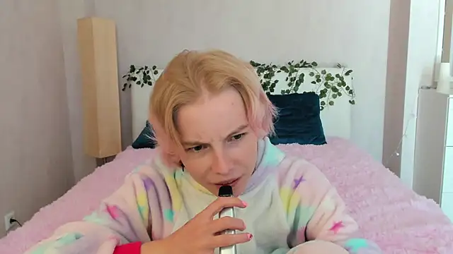 Pink Lila18 online show from 09-10-25, 08:14