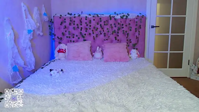 Snapshot of Pink_Lila18 chatting on 02-20-26, 12:29 Pink Lila18 online show from 02-20-26, 12:29