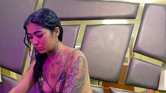 EmilieLake online show from 03-18-26, 09:18