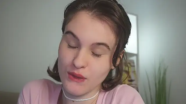 Snapshot of Iris_pure chatting on 09-21-25, 06:20 Iris pure online show from 09-21-25, 06:20