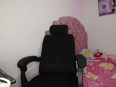 Snapshot of brutal_dirty_sex chatting on 11-23-25, 06:30 brutal dirty sex online show from 11-23-25, 06:30