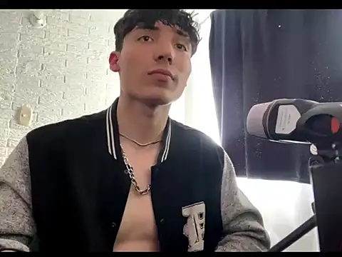 Snapshot of knielBgm chatting on 03-04-26, 08:26 knielBgm online show from 03-04-26, 08:26