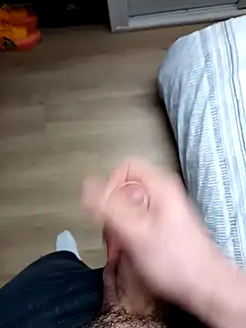 Snapshot of Float4x chatting on 10-08-25, 02:36 Float4x online show from 10-08-25, 02:36