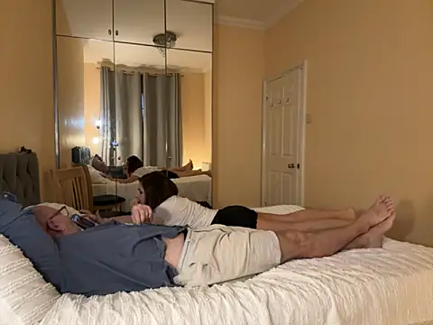 Snapshot of ViksaxBram chatting on 09-24-25, 06:11 ViksaxBram online show from 09-24-25, 06:11