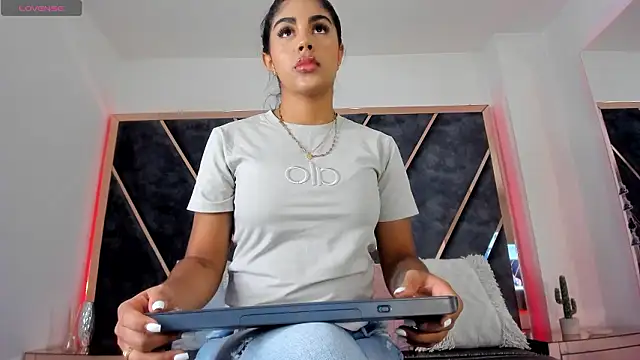 SusanaHenao online show from 03-12-26, 05:30