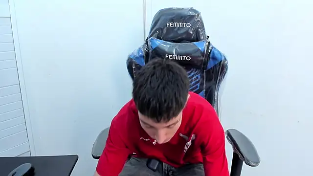 Snapshot of LittleDanny_ chatting on 01-13-26, 05:51 LittleDanny online show from 01-13-26, 05:51