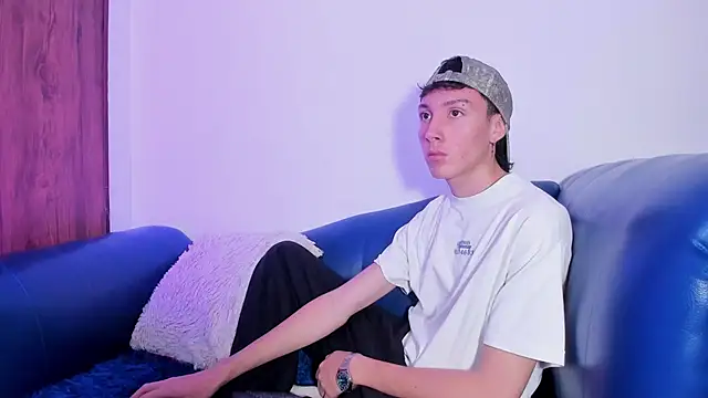 LittleDanny  online show from 04-18-26, 01:59