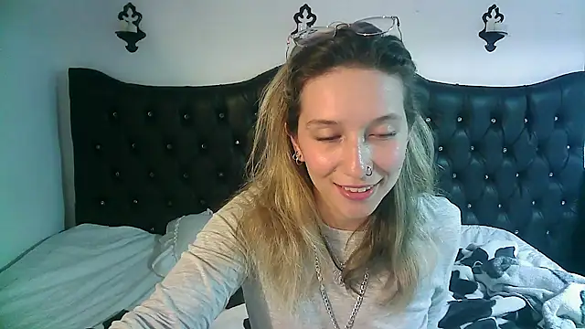 Snapshot of Licethf00x chatting on 09-12-25, 09:04 Licethf00x online show from 09-12-25, 09:04