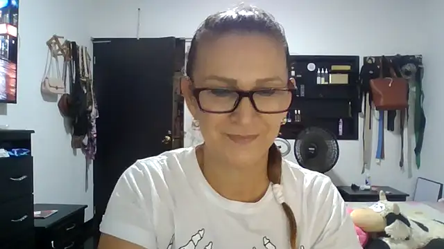 MiaVega online show from 12-14-25, 10:03