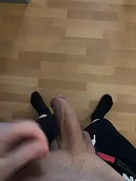 Snapshot of cook907920 chatting on 11-09-25, 02:48 cook907920 online show from 11-09-25, 02:48